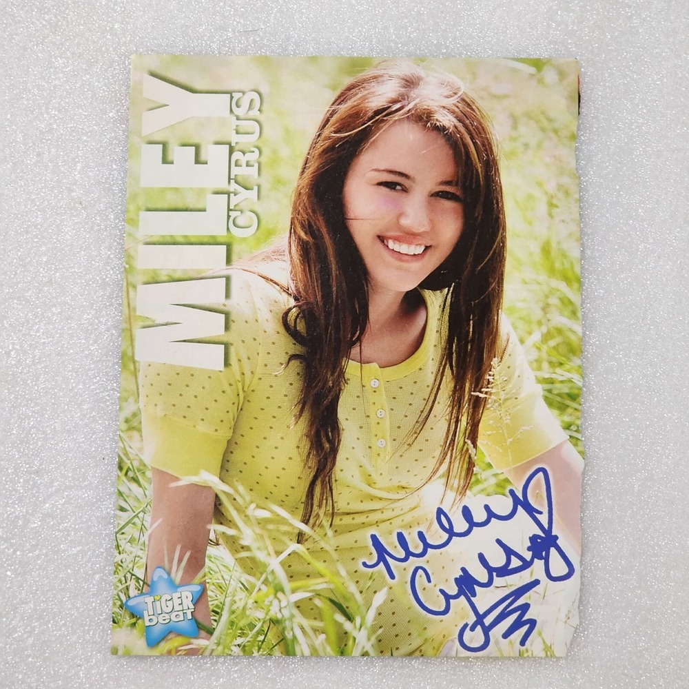 Miley Cyrus facsimile autograph headshot poster pinup clipping 2000s 8x10